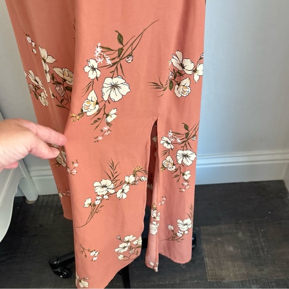 Inspired Hearts Soft Coral Scattered Floral Open Back Puff Sleeve Maxi Dress NWT - Picture 10 of 13